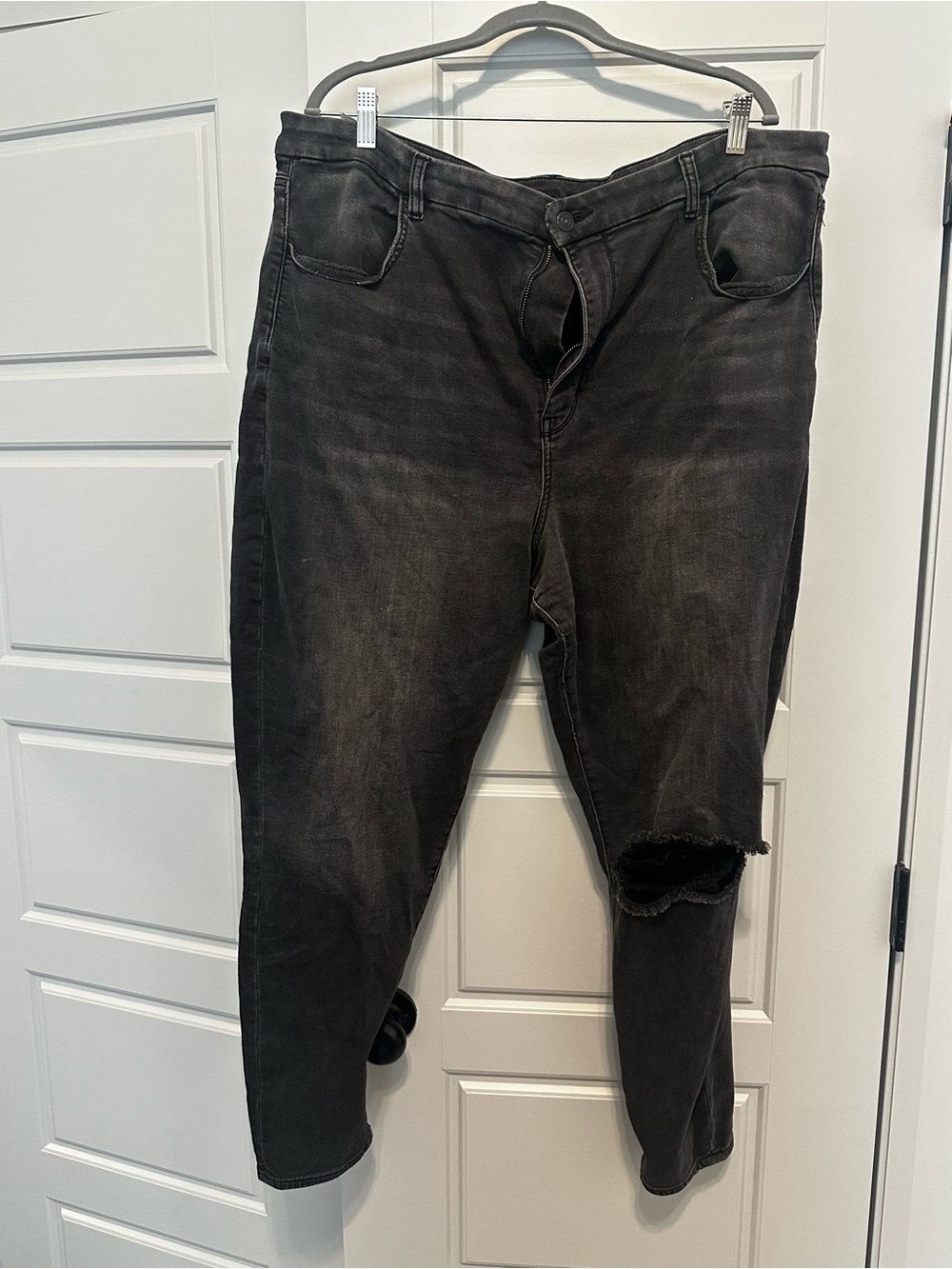 American Eagle Outfitters Black Distressed Jeggings
